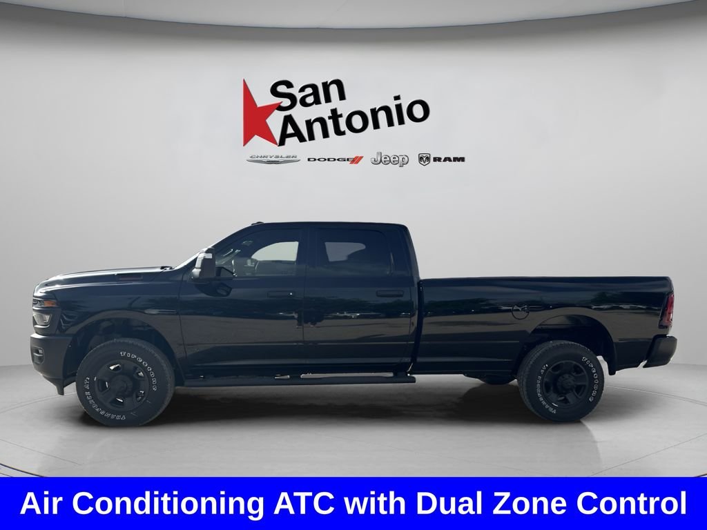 New 2026 Diamond Black Crystal Pearl-Coat Exterior Paint RAM Tradesman image 10