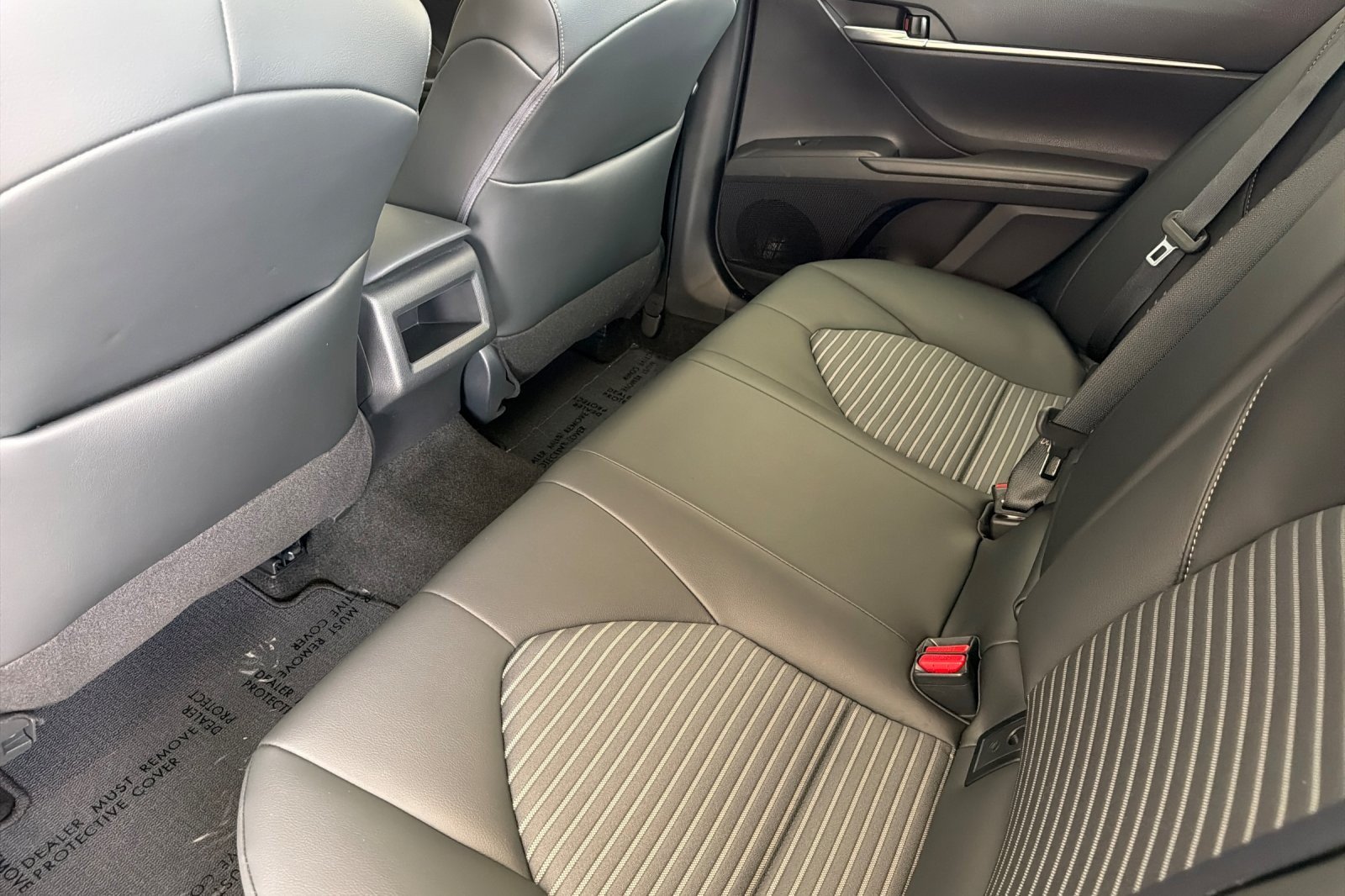 Used 2023 Ice Cap Toyota SE image 11