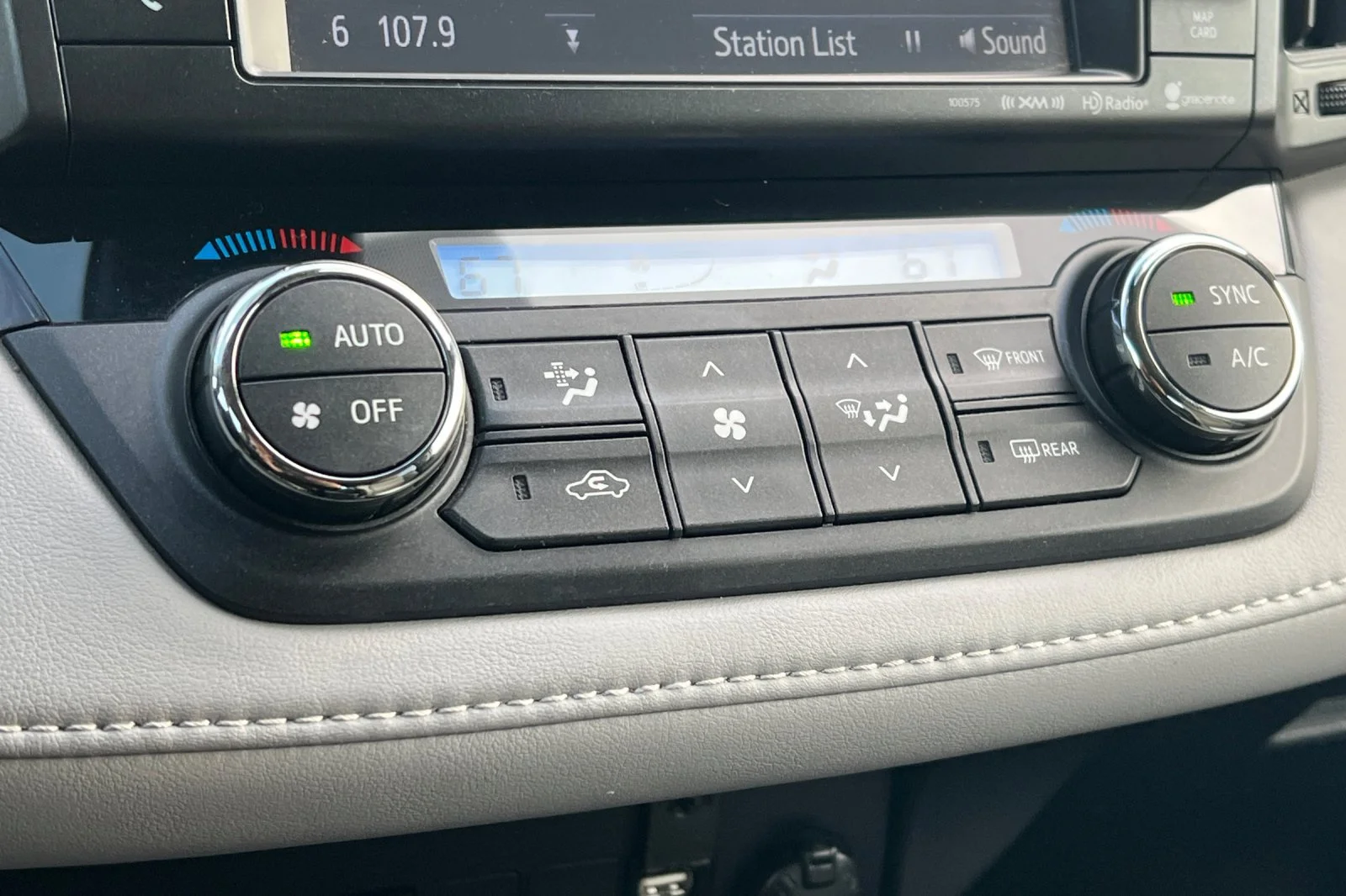 Used 2018 Silver Sky Metallic Toyota Limited image 21