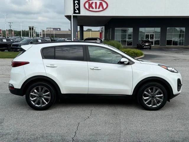 Certified Used 2022 White Kia Nightfall image 8