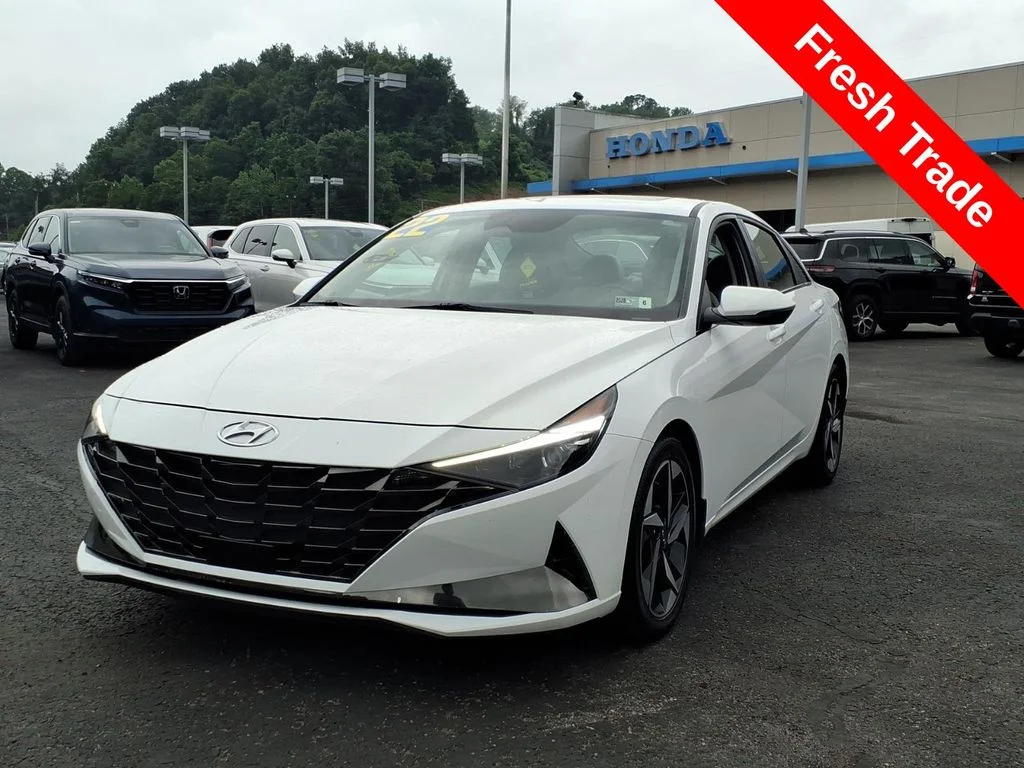 Used 2022 White Hyundai Limited image 1