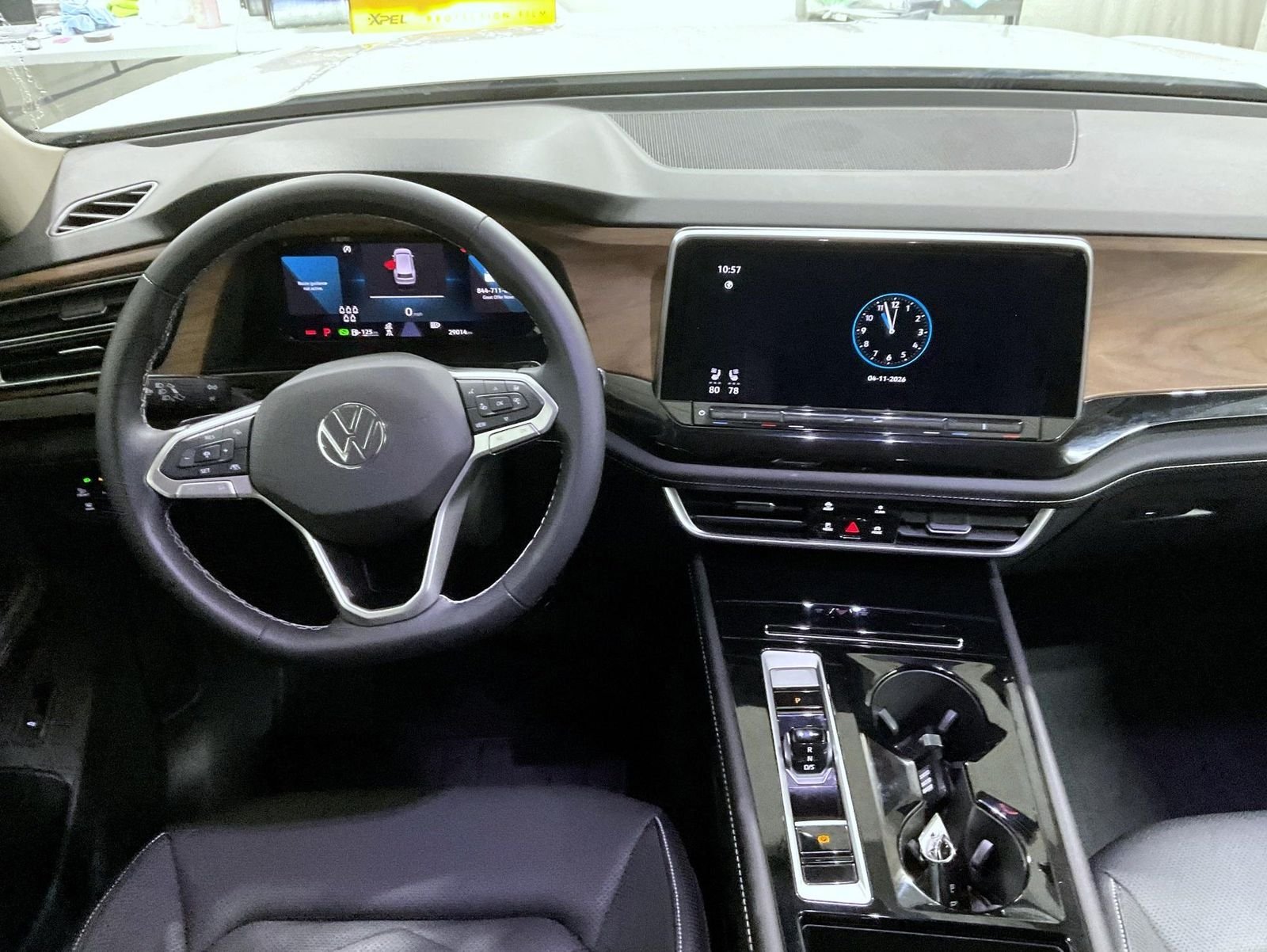 2025 Volkswagen Atlas SE w/Tech - Photo 13
