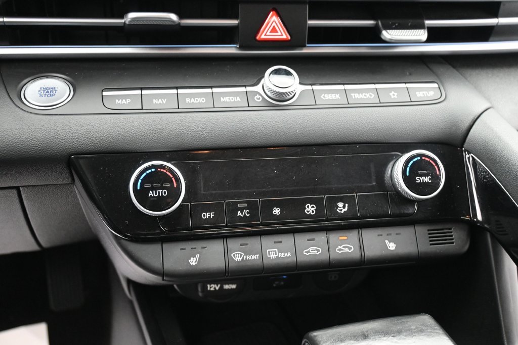 Used 2025 Blue Hyundai SEL Convenience image 11