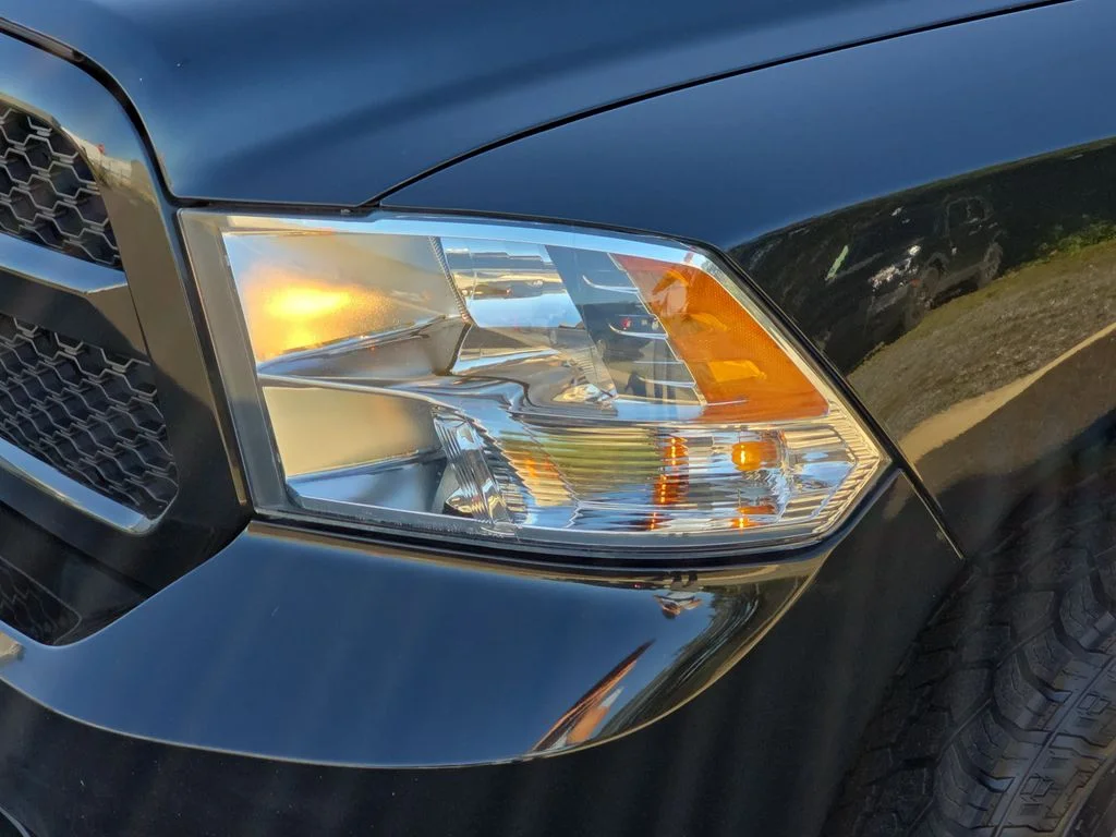 Certified Used 2017 Brilliant Black Crystal Pearlcoat Ram Express image 27