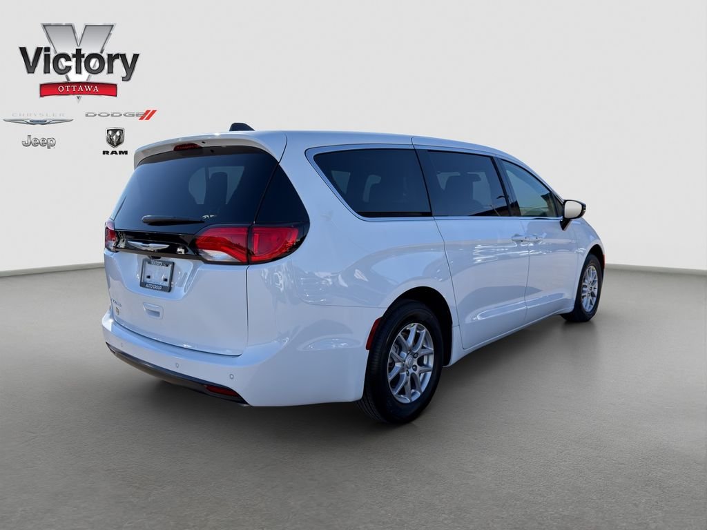New 2026 Bright White Clear-Coat Exterior Paint Chrysler LX image 6