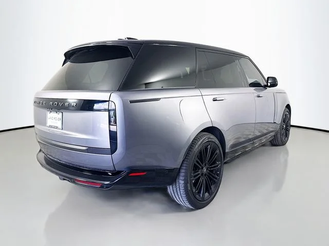 Used 2025 Gray Land Rover SE image 5