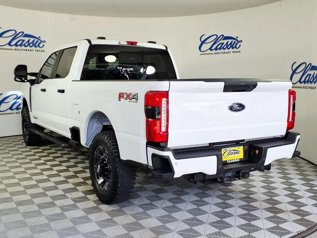 Used 2023 White Ford XL image 2