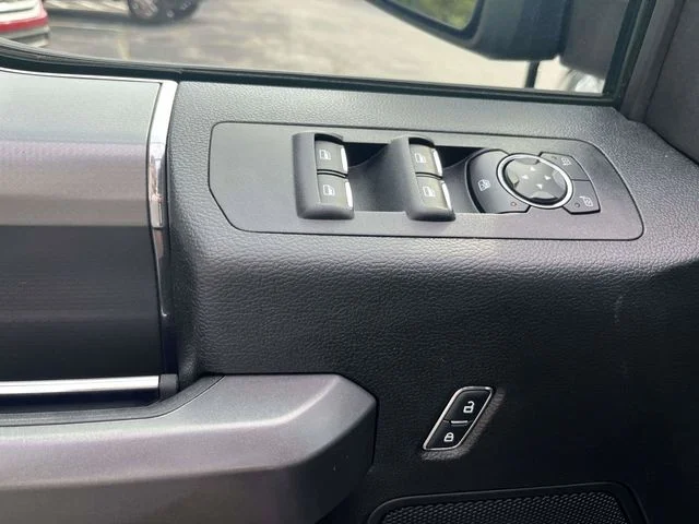 Used 2017 Gray Ford XLT image 18