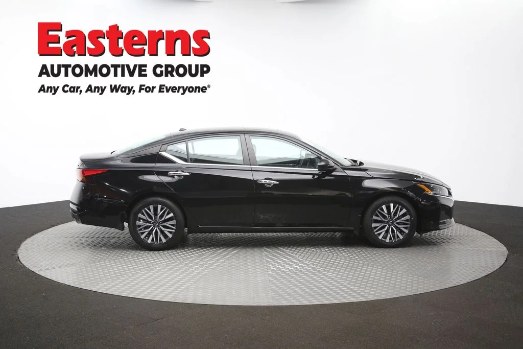 Used 2023 Black Nissan 2.5 SV image 46