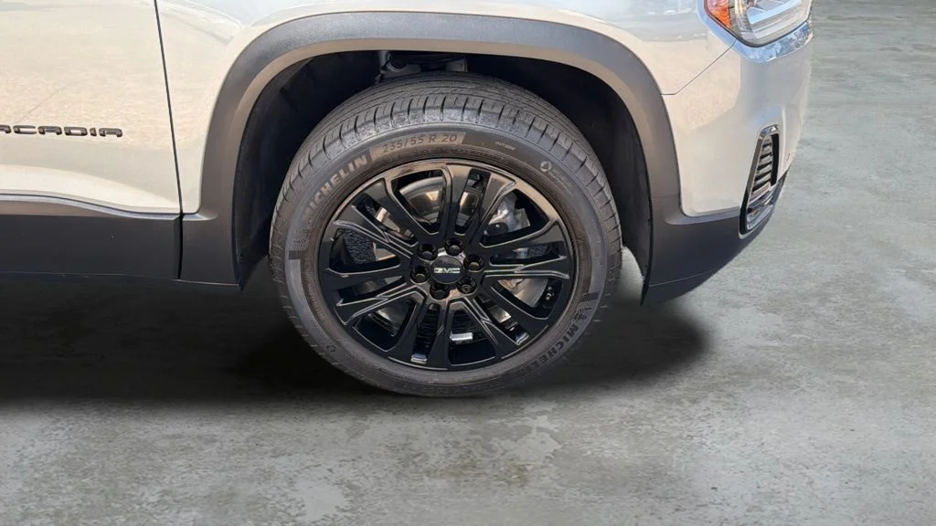Used 2023 Silver GMC SLE image 31