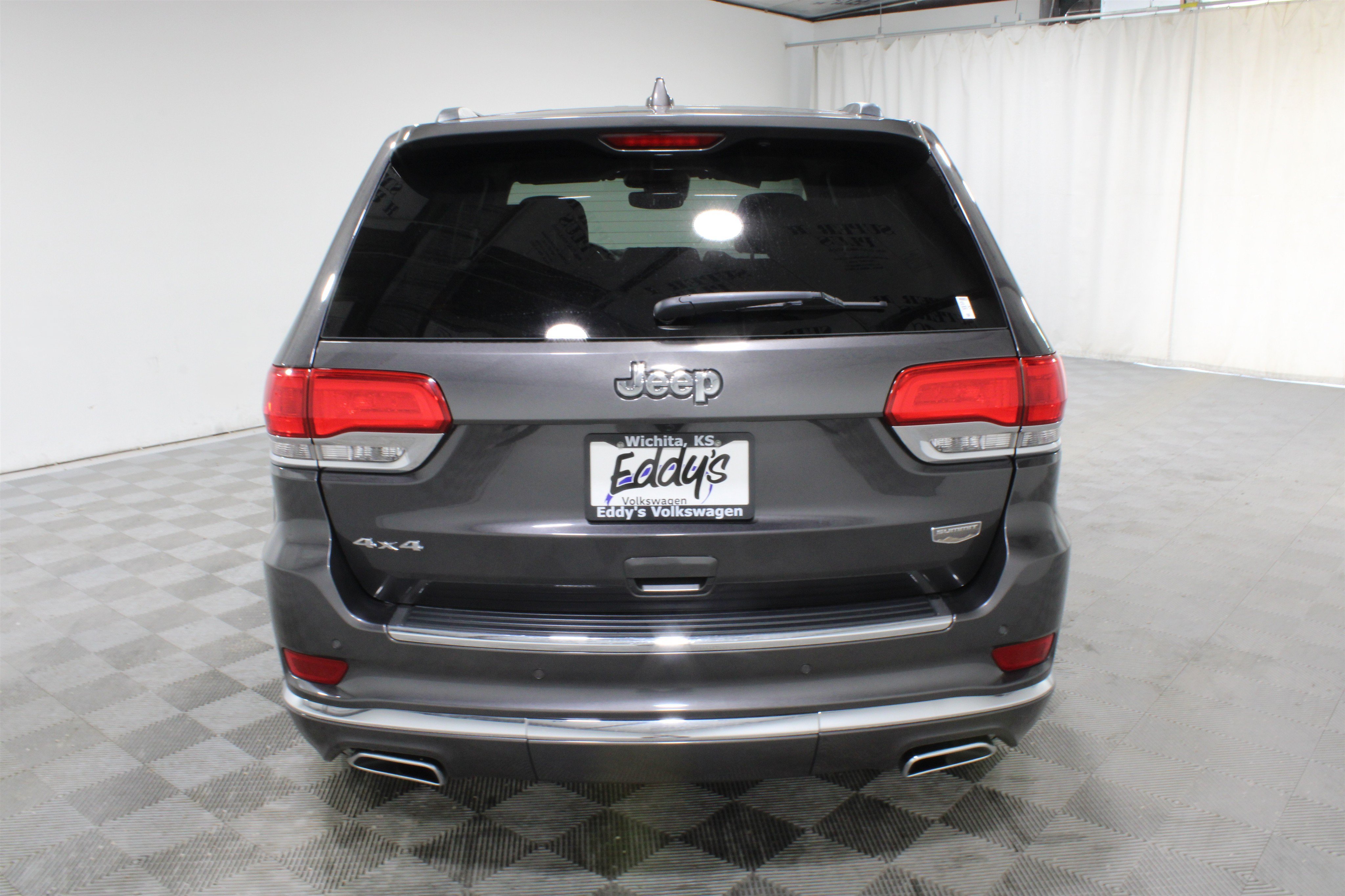 Used 2021 Granite Crystal Metallic Clearcoat Jeep Summit image 29