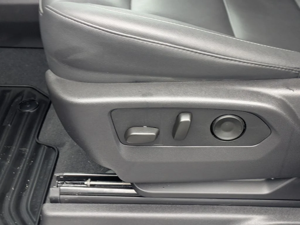 Used 2025 Blue Chevrolet RST image 21