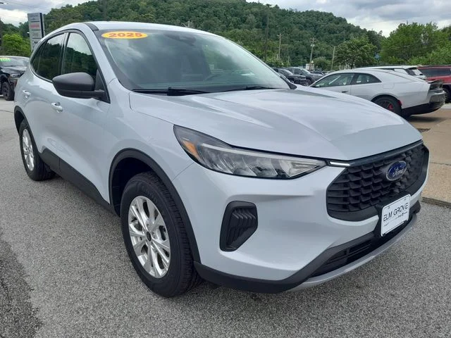 Used 2025 Silver Ford Active image 3