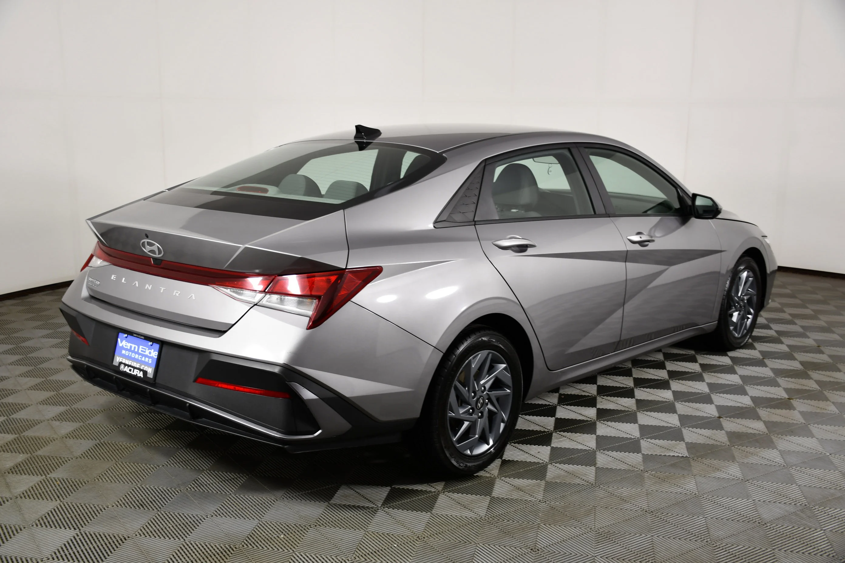 Used 2024 Fluid Metal Hyundai SEL image 6