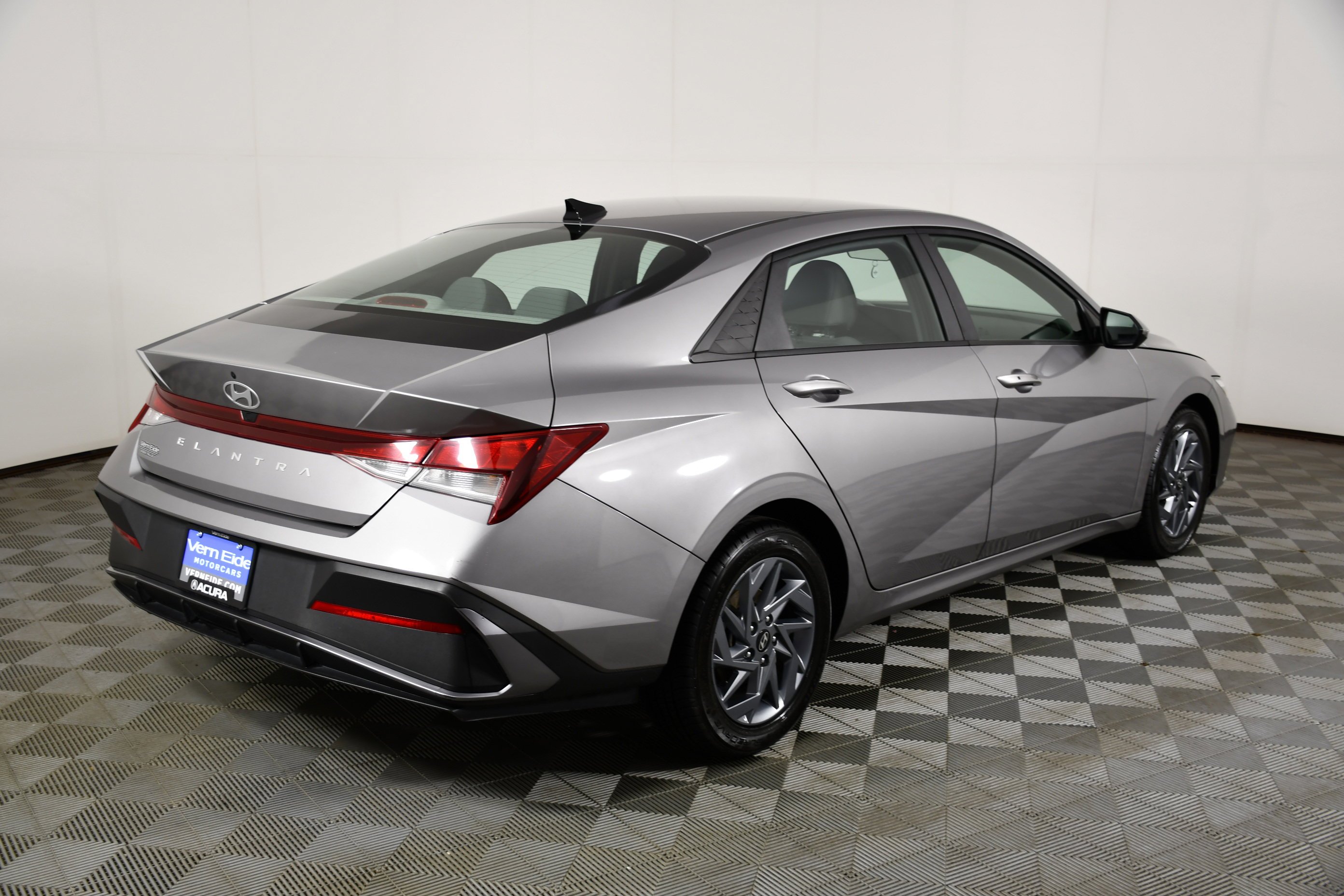 Used 2024 Fluid Metal Hyundai SEL image 6