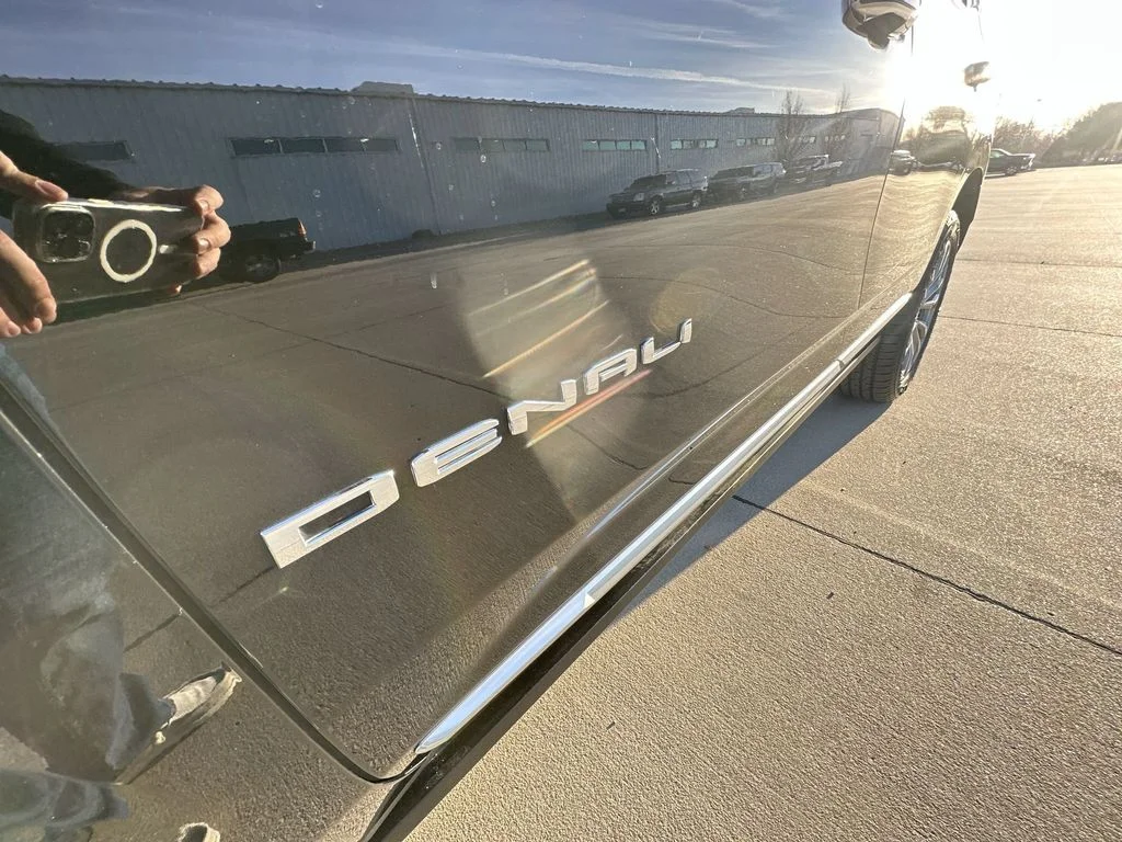 2023 GMC Yukon Denali - Photo 33