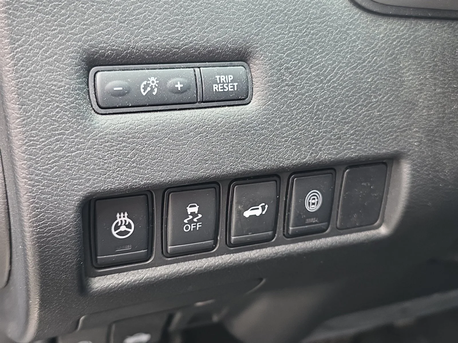 Used 2021 Gray Nissan SL image 27