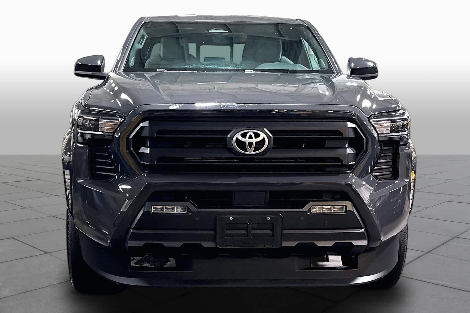 Used 2025 Underground Toyota SR5 image 3