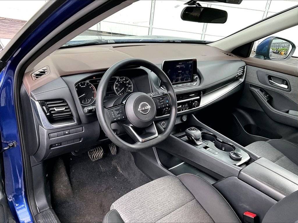 Used 2022 Caspian Blue Metallic Nissan SV image 8