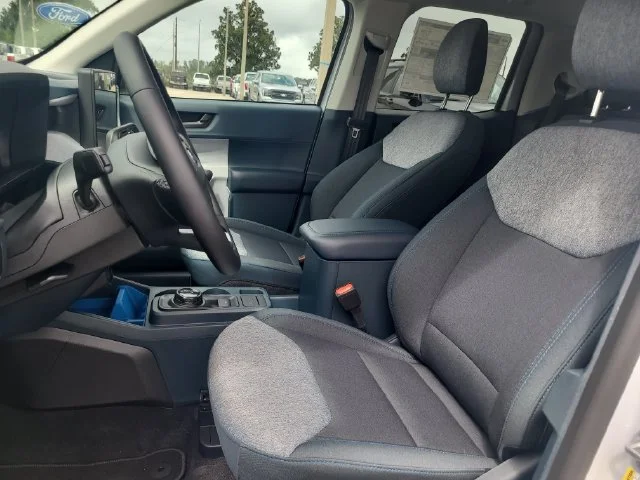 New 2026 White Metallic Ford XLT image 19