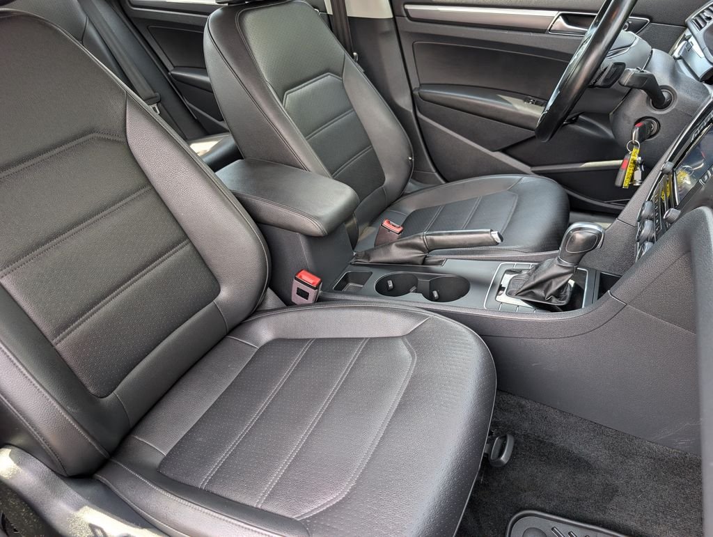 Used 2017 Gray Volkswagen 1.8T R-Line image 22