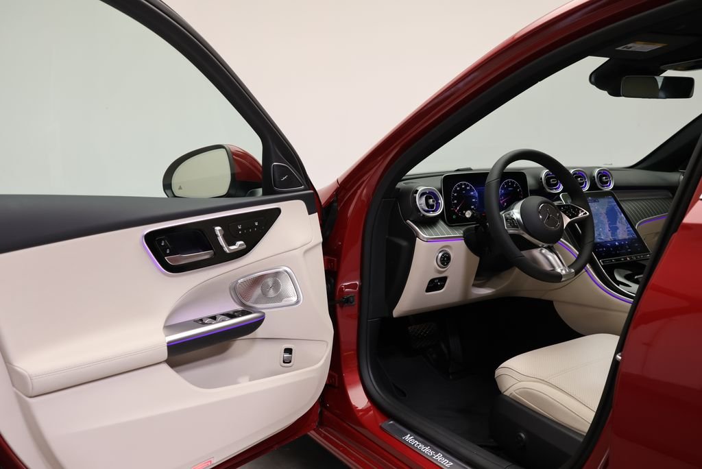 New 2026 MANUFAKTUR Patagonia Red Metallic Mercedes-Benz C 300 image 35