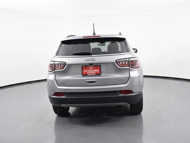 Used 2024  Jeep Limited image 8