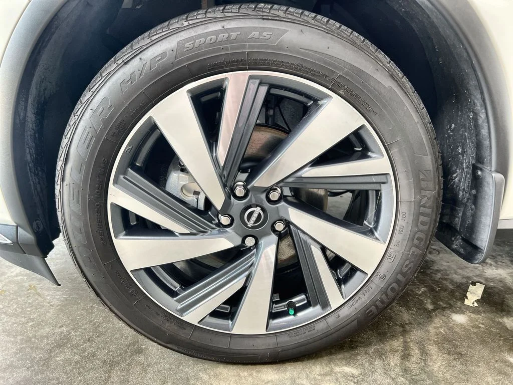 Certified Used 2024 White Nissan SL image 19