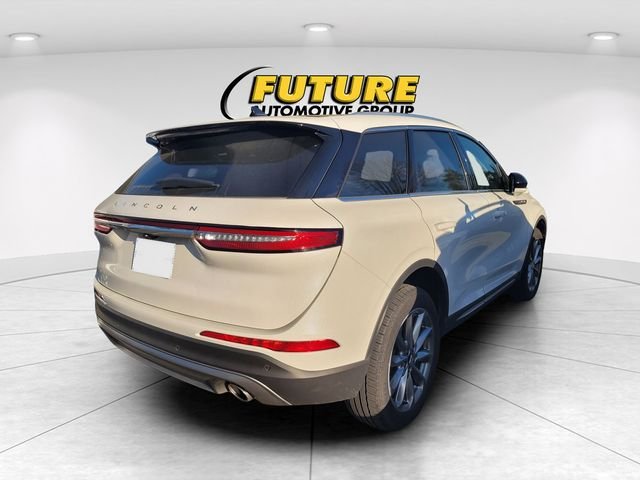 Used 2022 White Lincoln Standard image 3