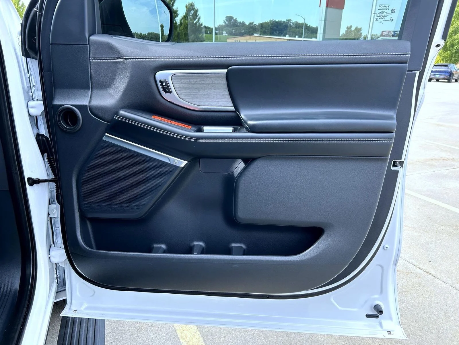 Used 2025 White Ford Platinum image 16