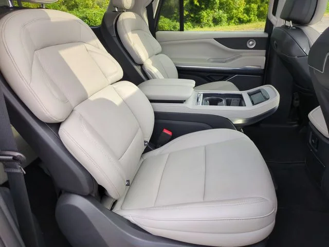 Used 2026 Gray Lincoln Reserve image 33