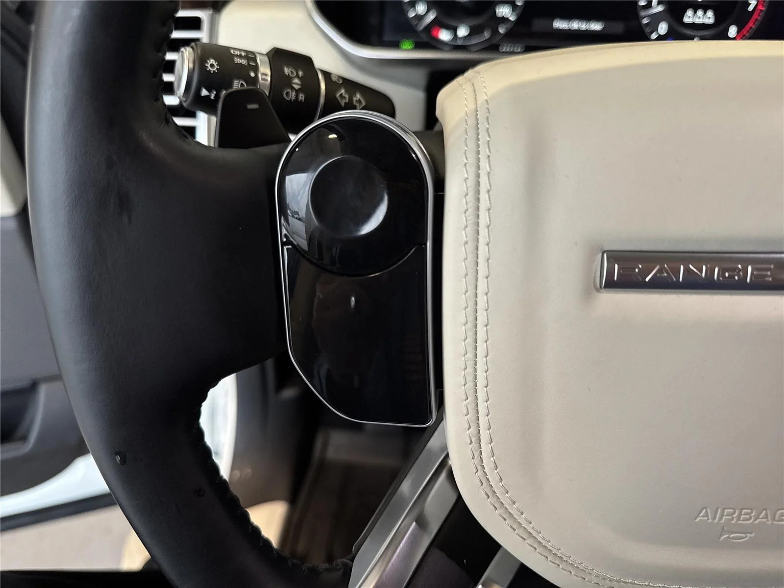 Used 2021 WHITE Land Rover P525 HSE image 23