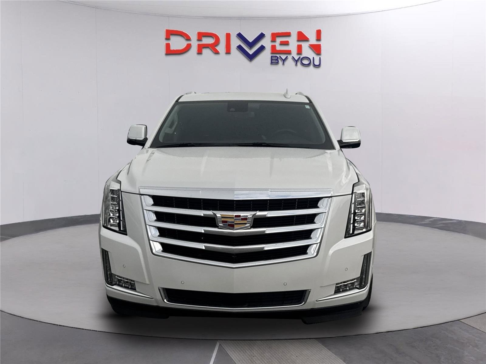 Used 2020 CRYSTAL WHITE TRICOAT Cadillac Premium Luxury image 9