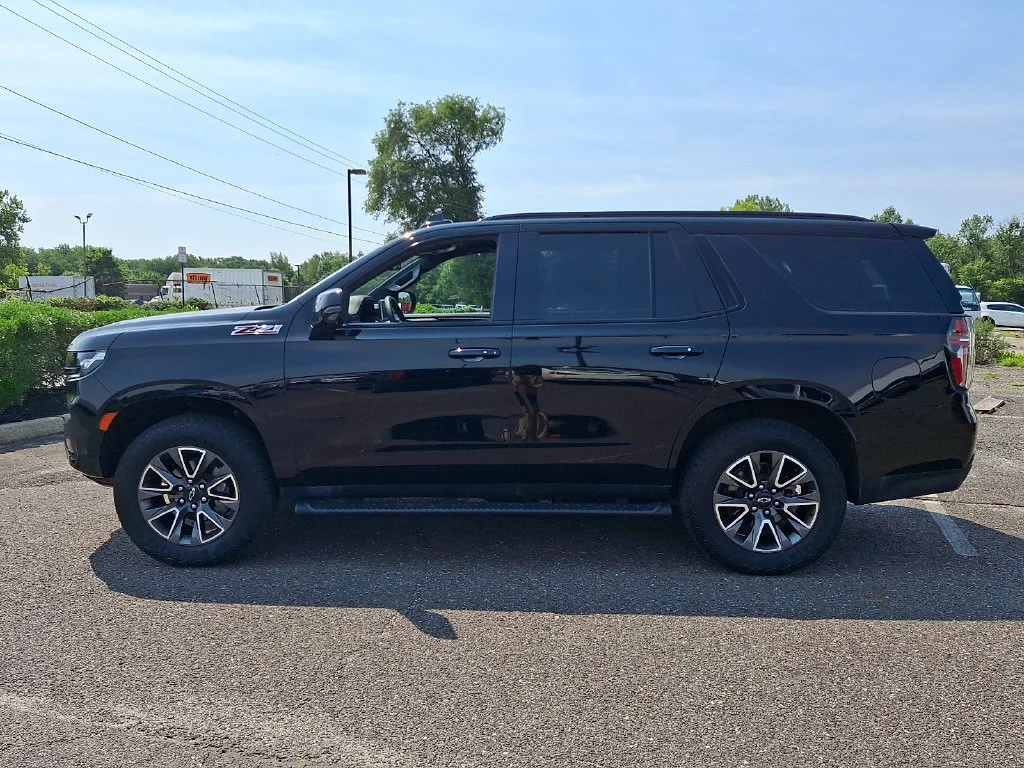 Used 2023 Black Chevrolet Z71 image 7
