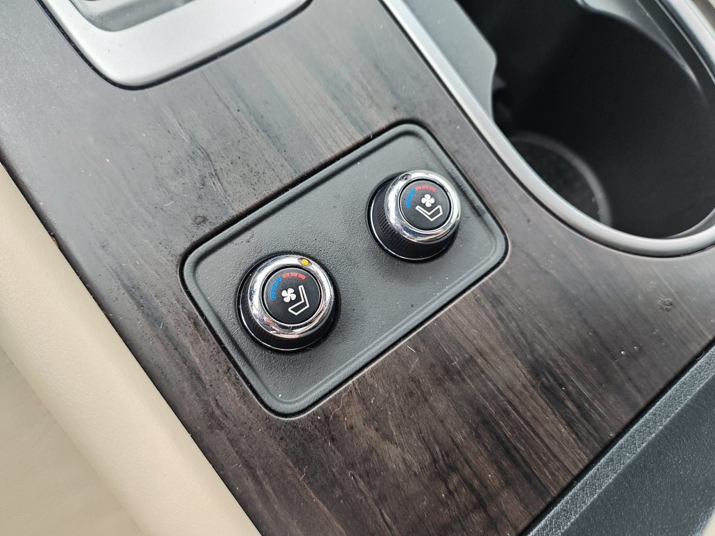 Used 2024 Black Nissan Platinum image 29
