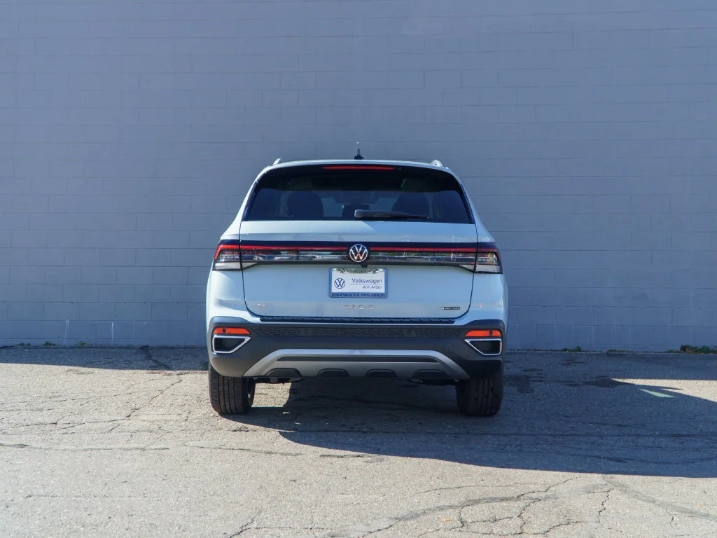 New 2027 Monument Gray Volkswagen 1.5T SE image 5