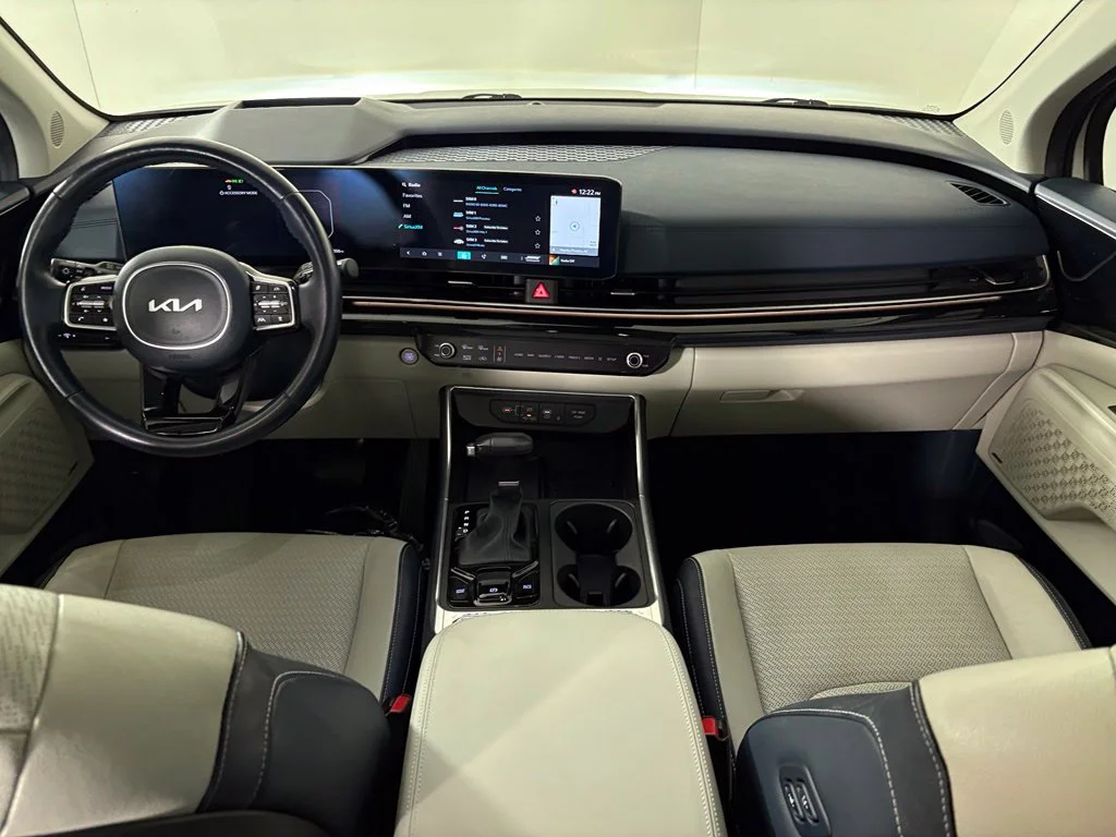 Used 2025 White Kia SX Prestige image 35