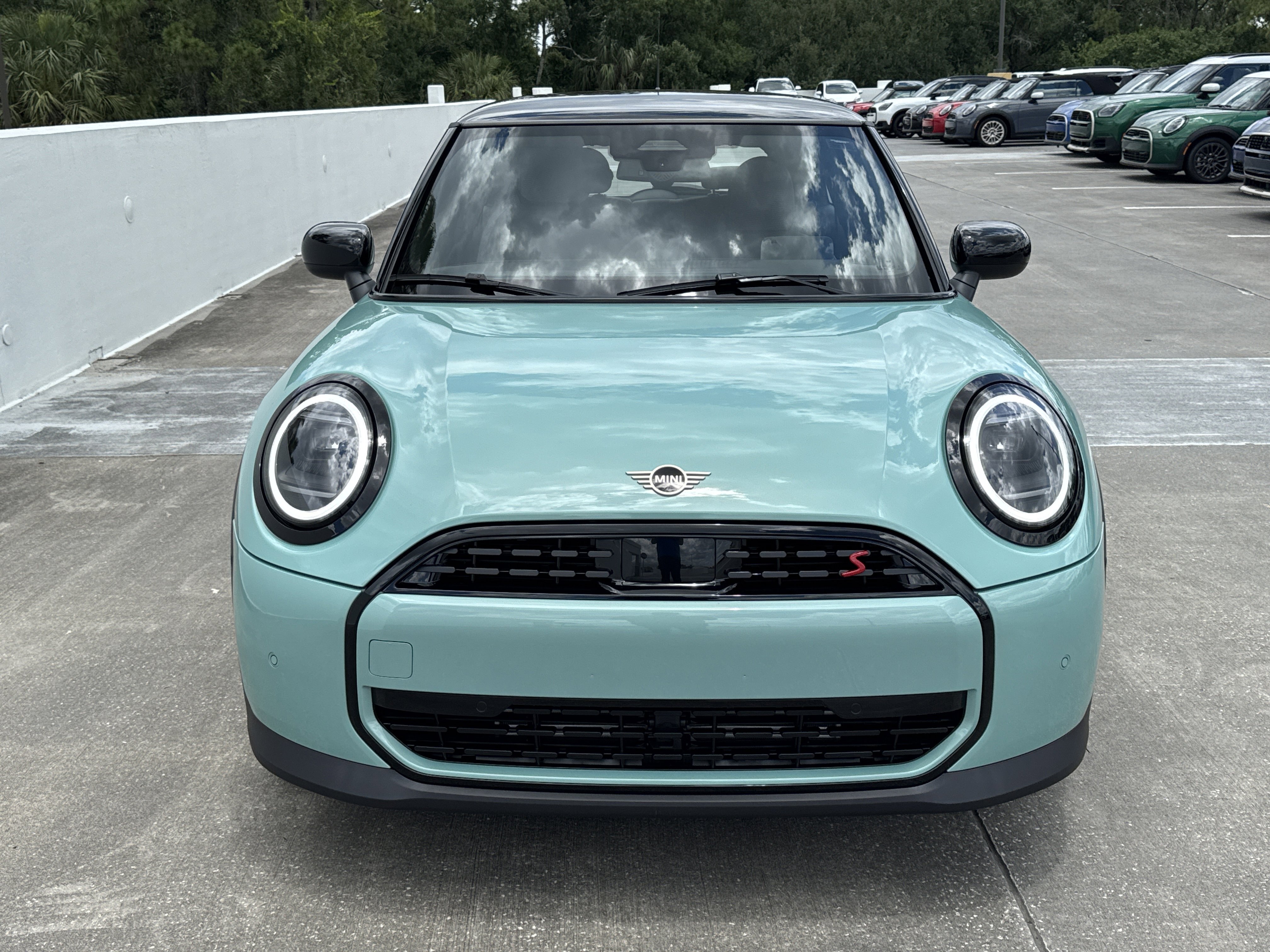 New 2026 Green Metallic MINI Signature Plus image 2