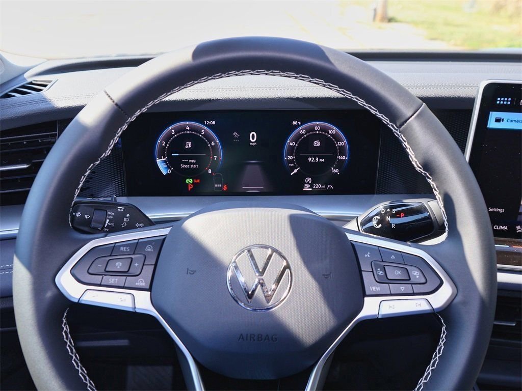2025 Volkswagen Tiguan SE - Photo 20