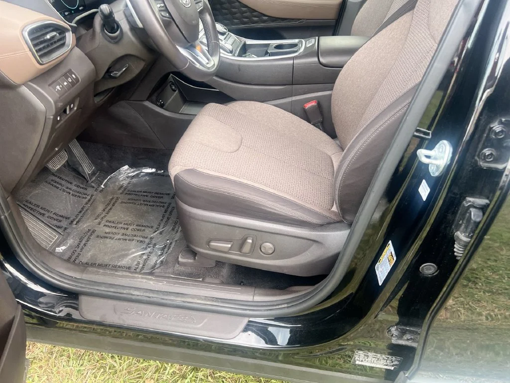 Used 2023 Black Hyundai SEL Convenience image 14