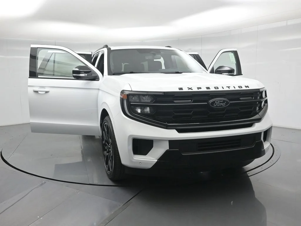 New 2026 Oxford White Ford Platinum image 26