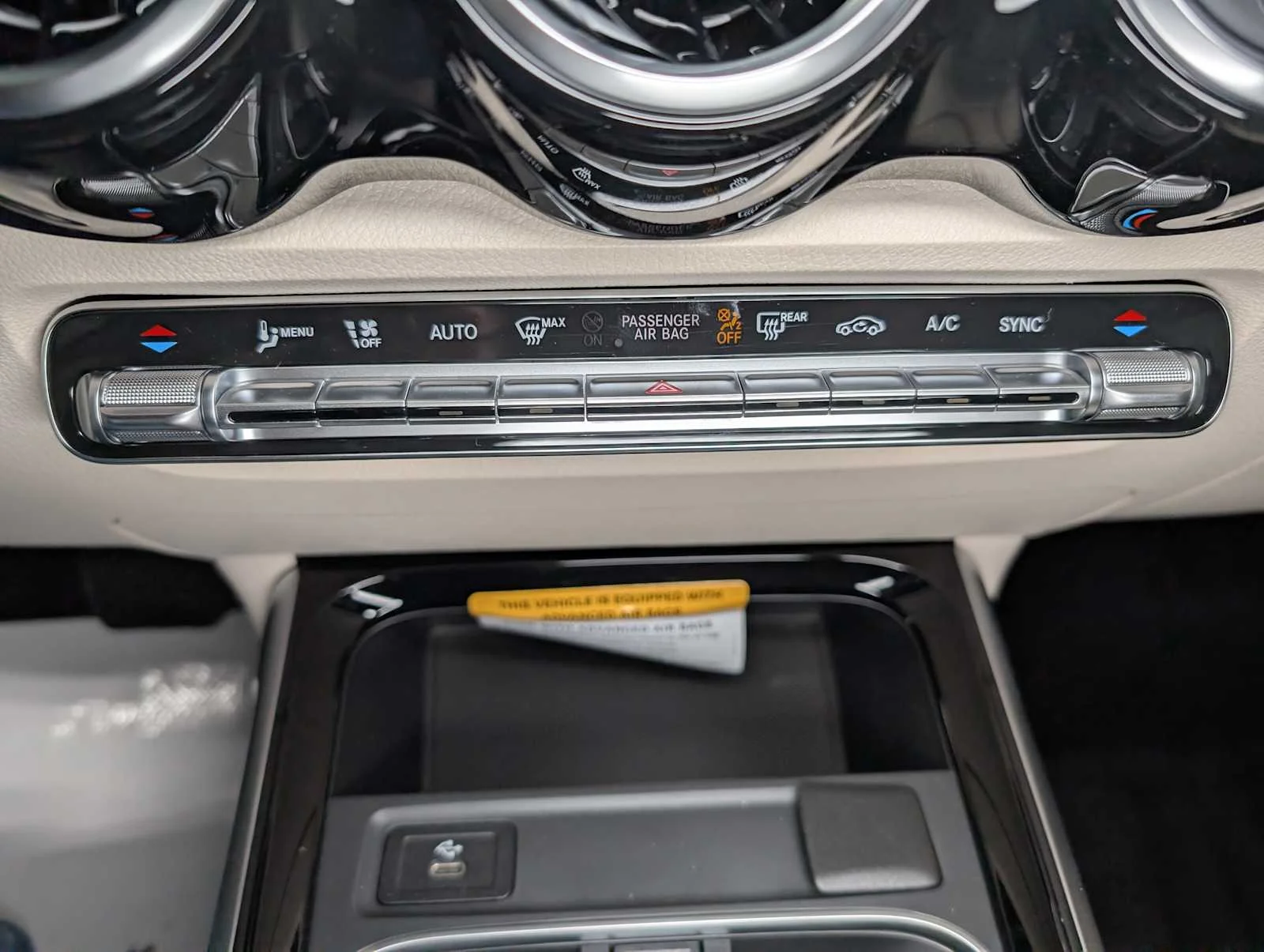 Used 2026 Polar White Mercedes-Benz GLB 250 image 28
