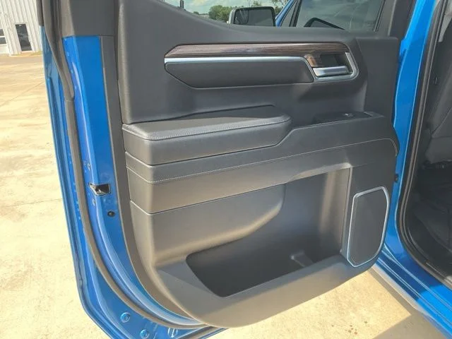 Used 2023 Blue Chevrolet LT image 23