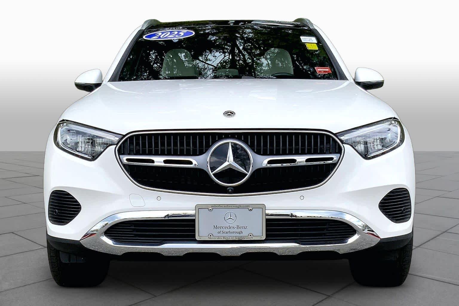 Certified Used 2025 Polar White Mercedes-Benz GLC 300 image 4