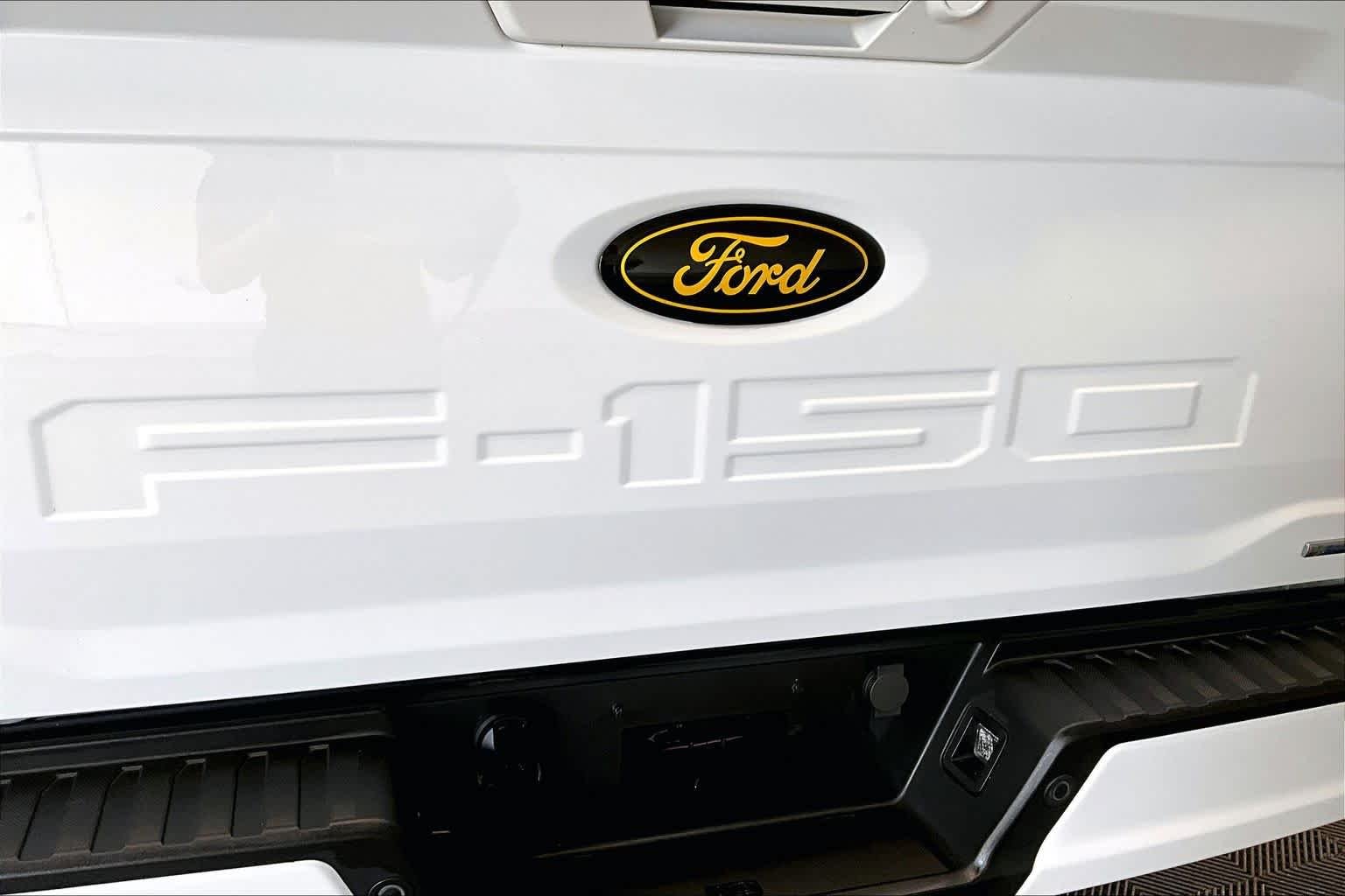 Used 2023 Oxford White Ford XLT image 10