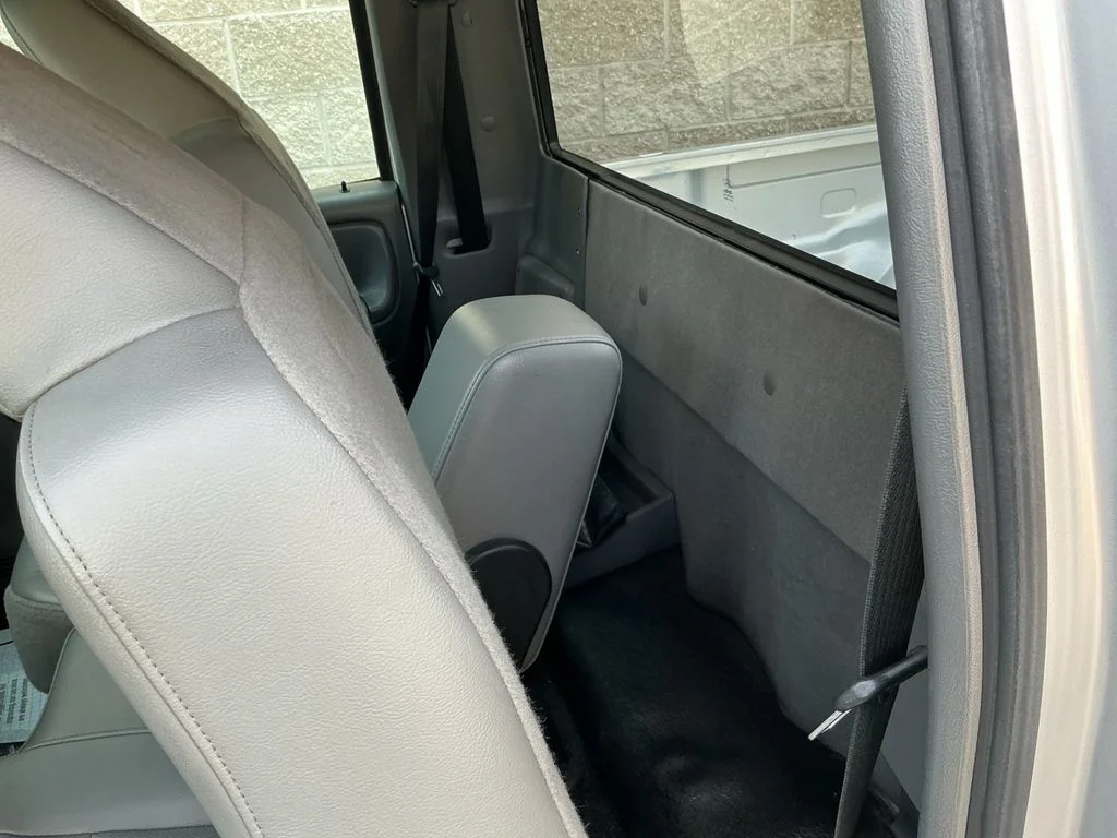 Used 2004 Silver Ford XL image 18