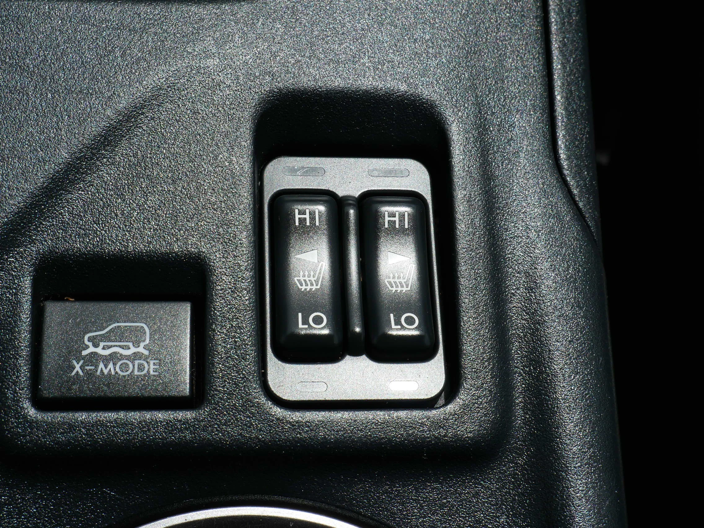 Used 2018 Dark Gray Metallic Subaru Limited image 32