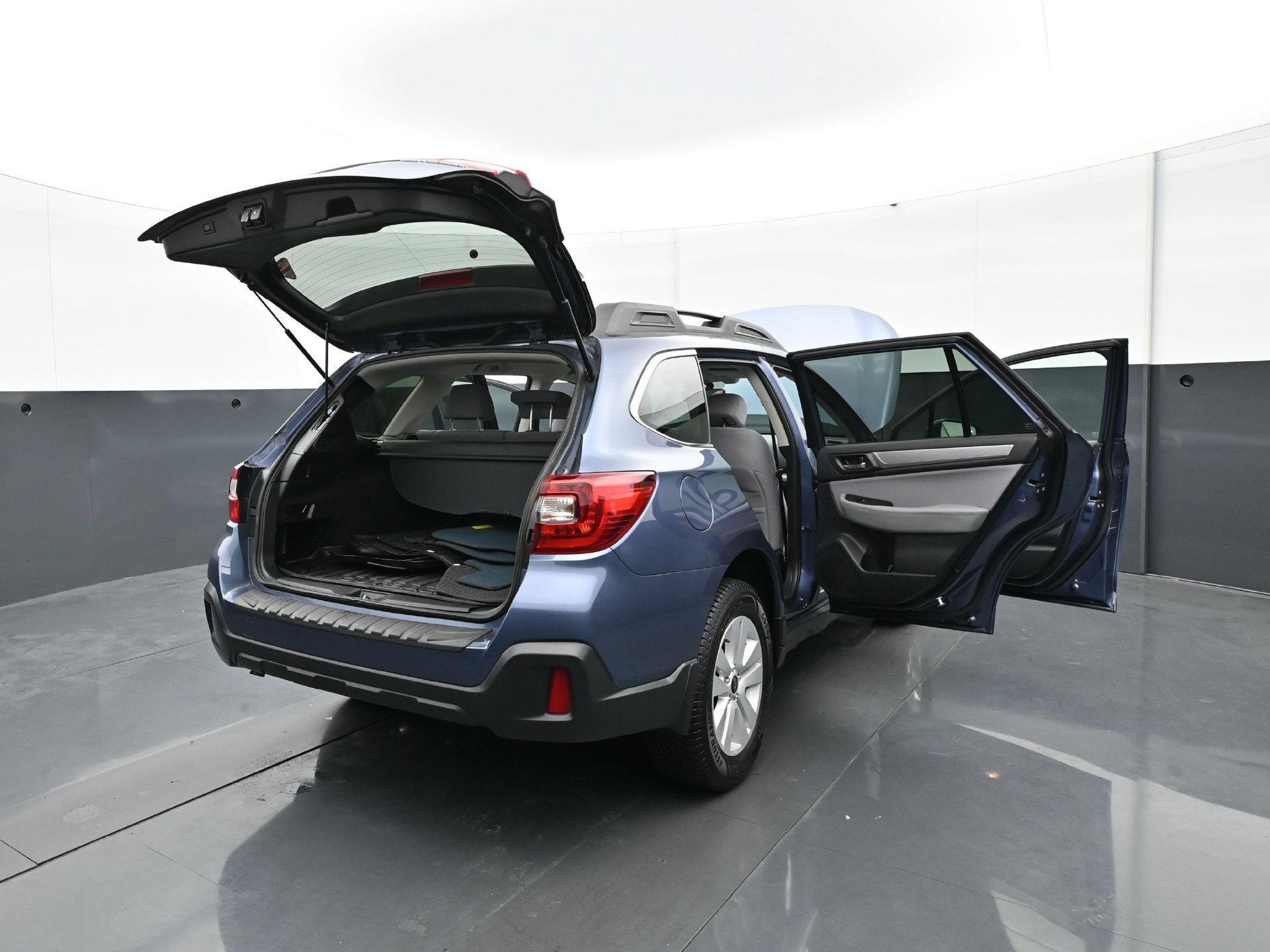 Used 2018 Twilight Blue Metallic Subaru 2.5i Premium image 39
