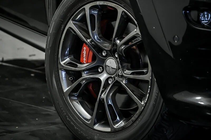 Used 2016 Brilliant Black Crystal Pearl Coat Jeep SRT image 3