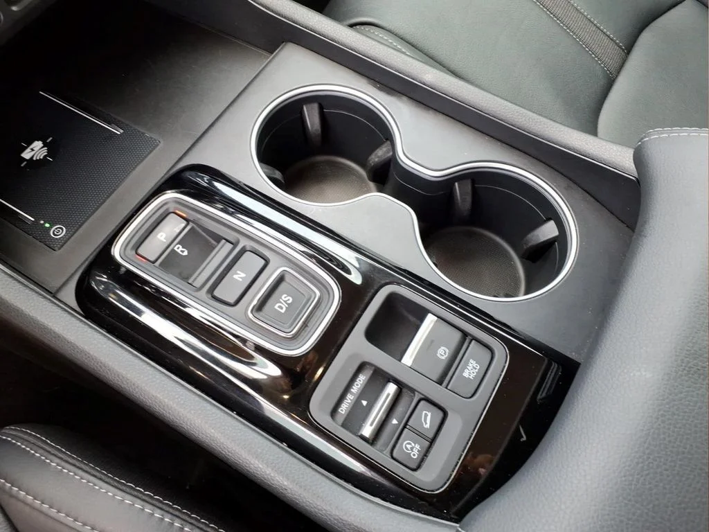 Used 2023 White Honda Touring image 9
